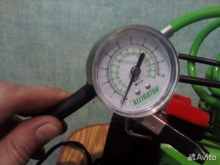 Компрессор автомобильный электрический