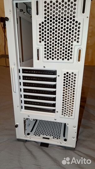 Компьютерный корпус Corsair iCUE 220T RGB Airflow