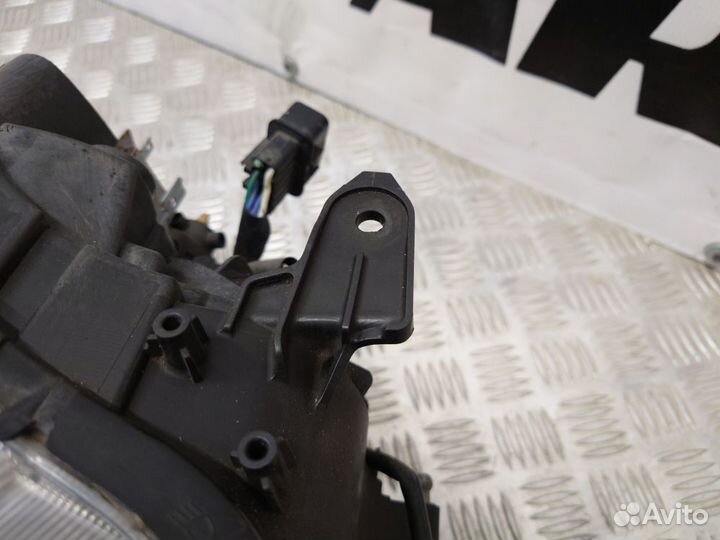 Фара правая Mitsubishi Lancer X (2007—2010)