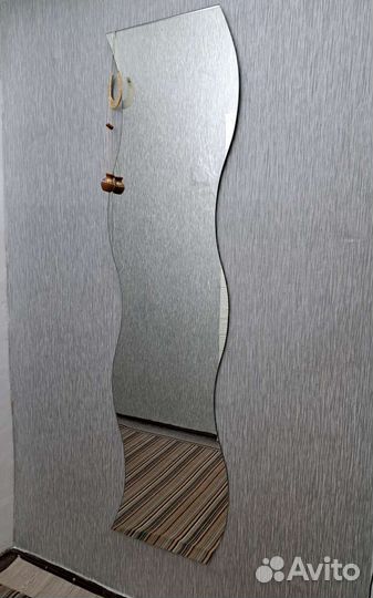 Зеркало настенное в прихожую бу