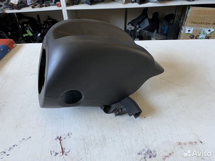 Кожух рулевой колонки VW Golf 5