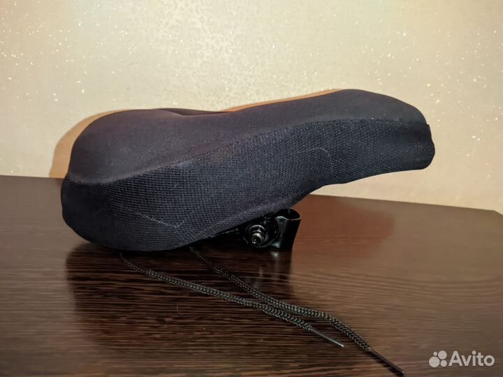 Седло велосипеда с накладкой