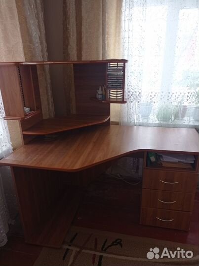 Письменный стол