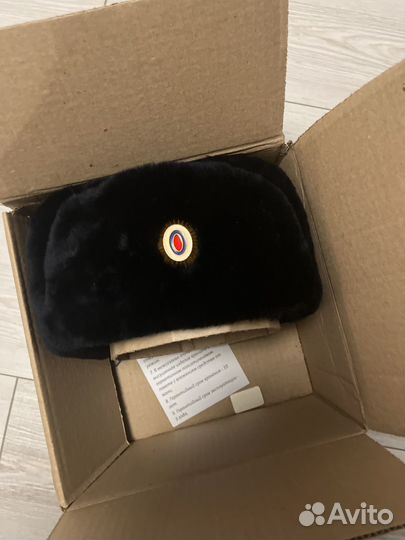 Зимняя полицейская шапка