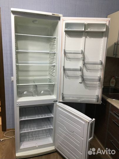 Продает холодильник бу