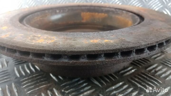 Диск тормозной задний mitsubishi pajero 4 2009