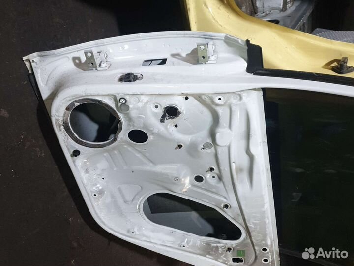 Задний правый дверь шкода рапид