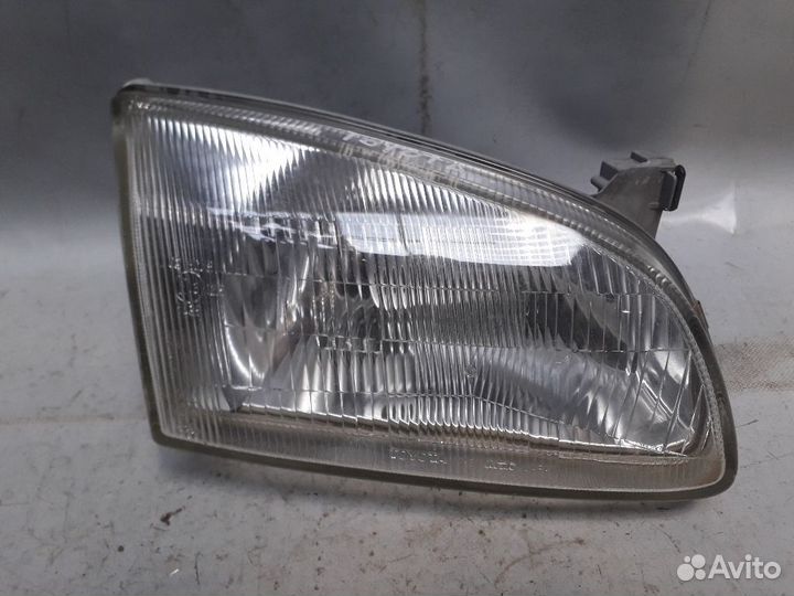 Toyota starlet фара правая