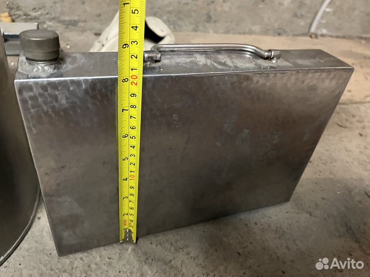 Дистиллятор и ручная малая канистра