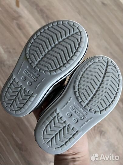 Сандалии crocs 23