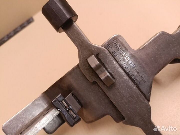 Вилка включения передачи Skoda Rapid czca 2021