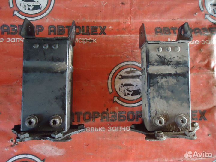 Кронштейн усилителя бампера Mercedes-Benz W 220