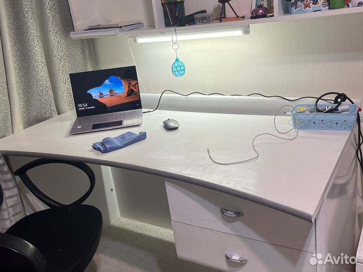 Комплект мебели в детскую