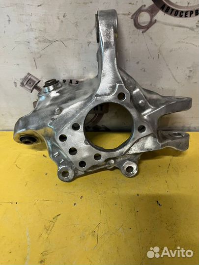 Lexus lS 250 кулак задний правый