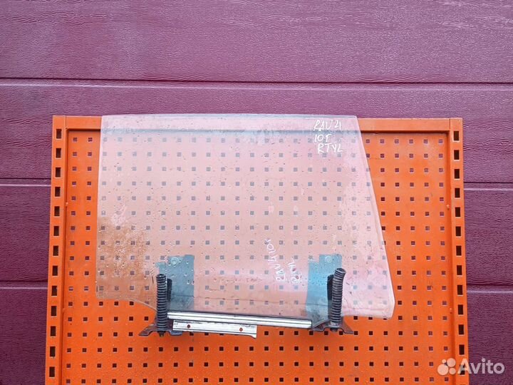 Стекло двери Toyota rav 4 acv30