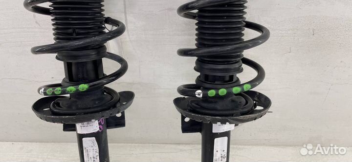 Стойка амортизатора передняя Volkswagen Polo 5 67