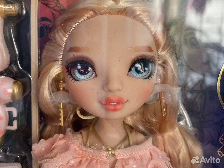 Кукла Rainbow High Виктория Victoria