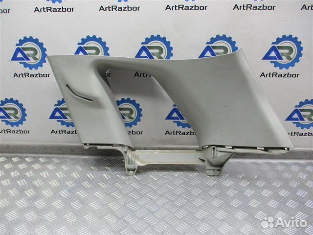 Обшивка задней стойки правой Suzuki Grand Vitara