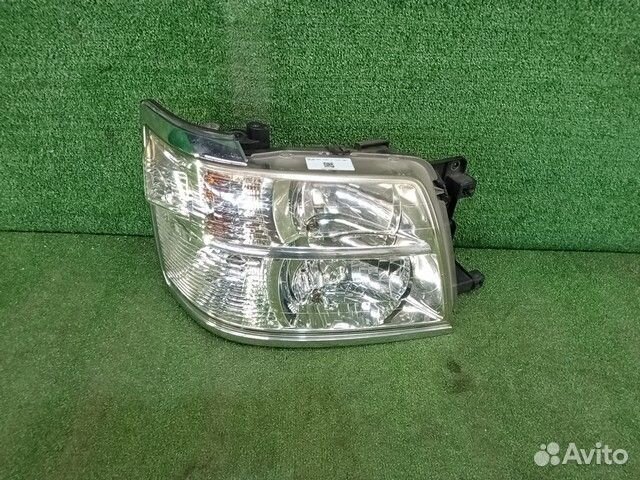 Фара 26010VG226 правая Nissan Elgrand