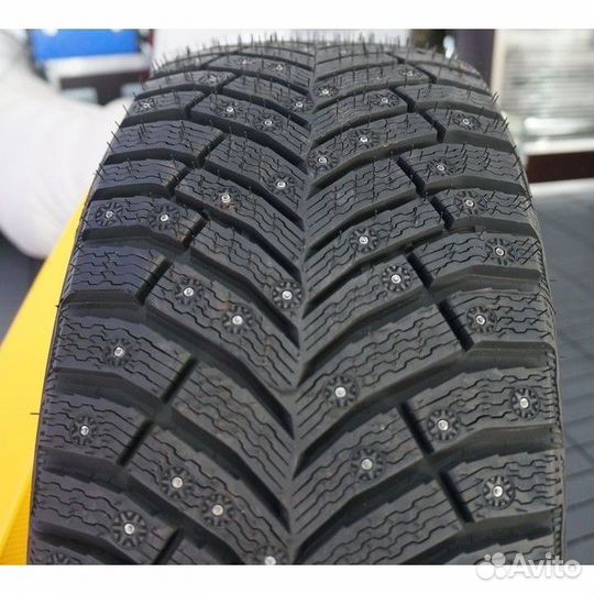 Michelin X-Ice North 4 215/55 R17 114