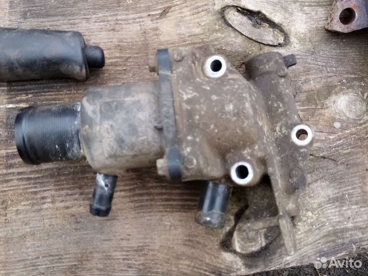 Корпус термостата рено логан