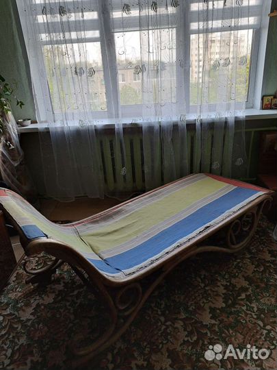 Кушетка-оттоманка старинная антикварная
