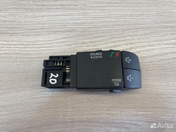 Джойстик управления магнитолой Renault Logan