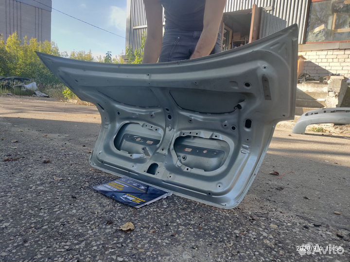 Крышка багажника Toyota Avensis 2