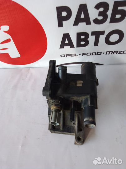 Тройник системы охлаждения Ford Focus 2. 1.8 2