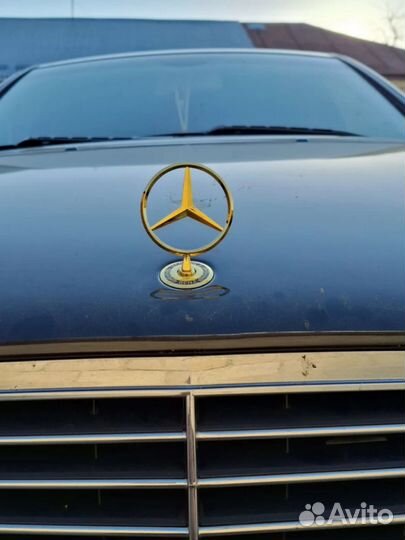 Значок на капот Мерседес