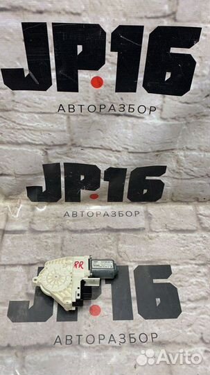 Мотор стеклоподъемника задний правый Audi Q7 4LB