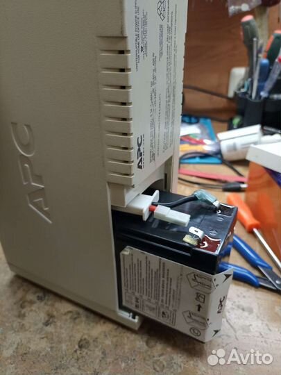 Источник бесперебойного питания ибп APC