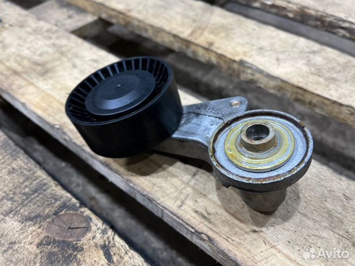 Ролик натяжной навесного оборудования Bmw 7 E38