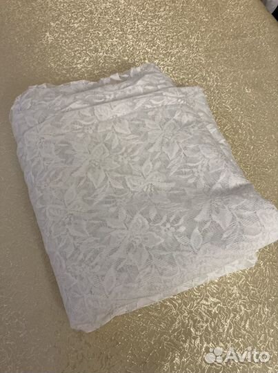 Отрез ткани гипюр