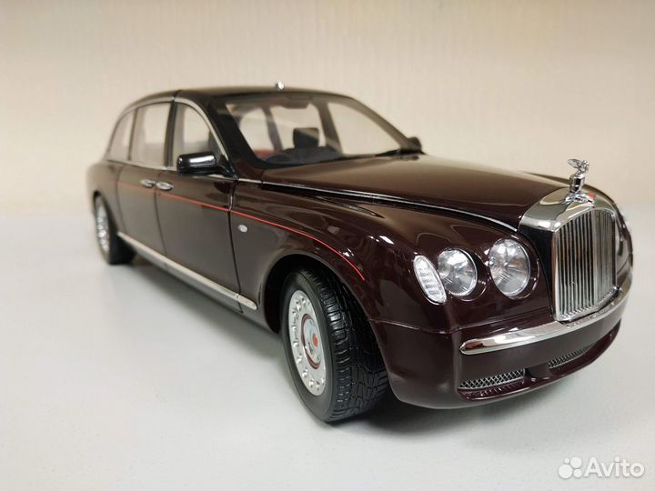 Minichamps 1:18 bentley state limousine