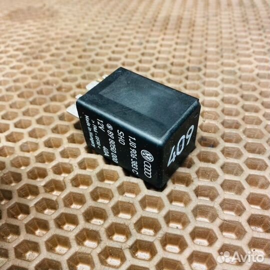 Реле Skoda Octavia A4 2010