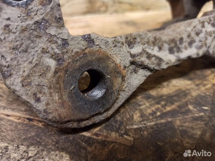 Скоба суппорта Opel Frontera A