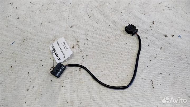 Концевик ручки двери Audi 100 C4 91-94г