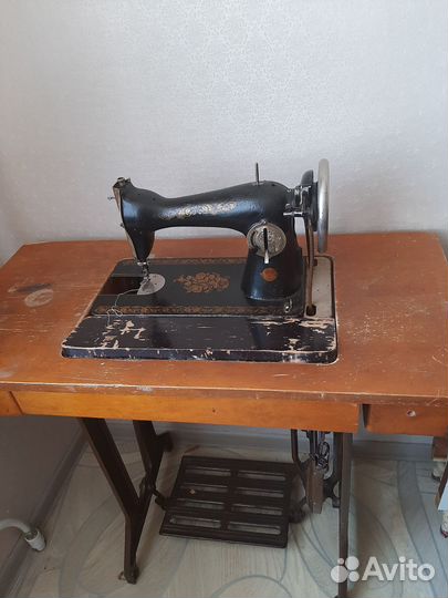 Швейная машина Подольск ножная