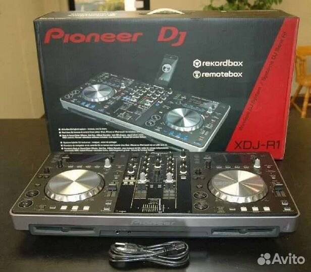 Dj контроллер Pioneer XDJ R1
