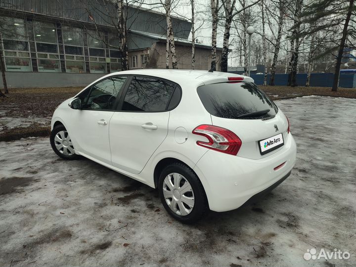 Peugeot 208 1.6 AT, 2013, 211 287 км