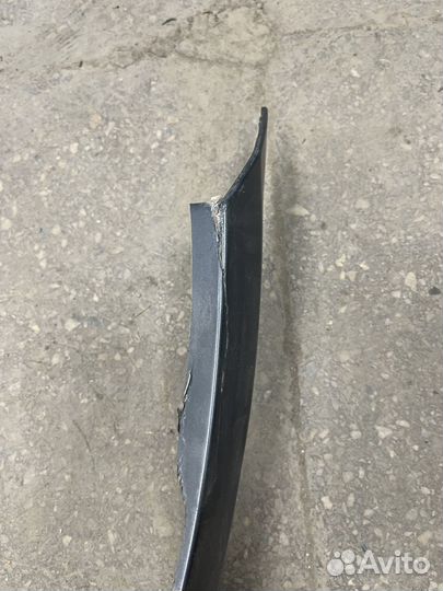 Левый молдинг переднего крыла