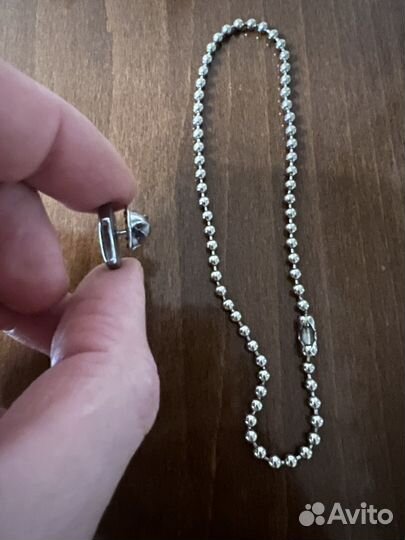 Значок Victorinox