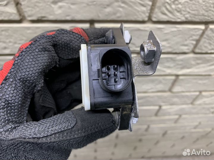 Volkswagen Touareg NF Датчик ускорения