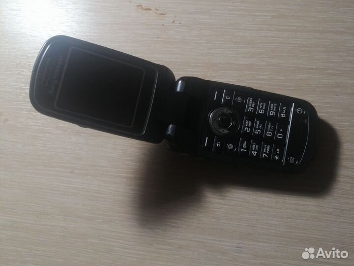 Телефон sony Ericsson z710l