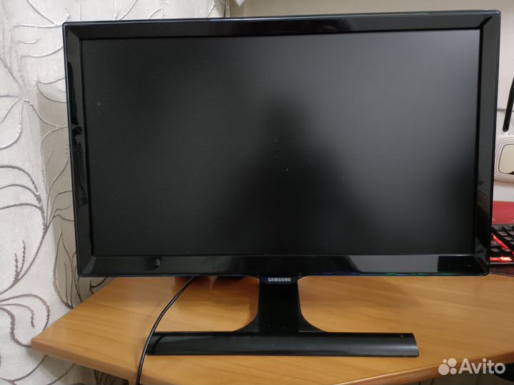 Монитор Samsung 21.5 S22E390H