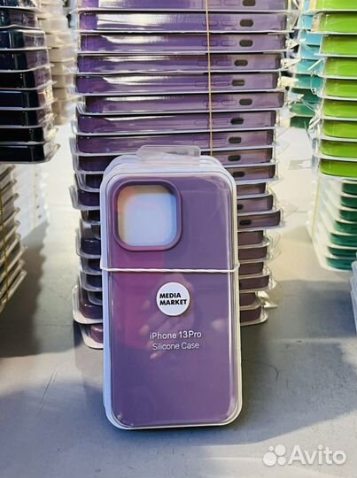 Чехол на iPhone 13