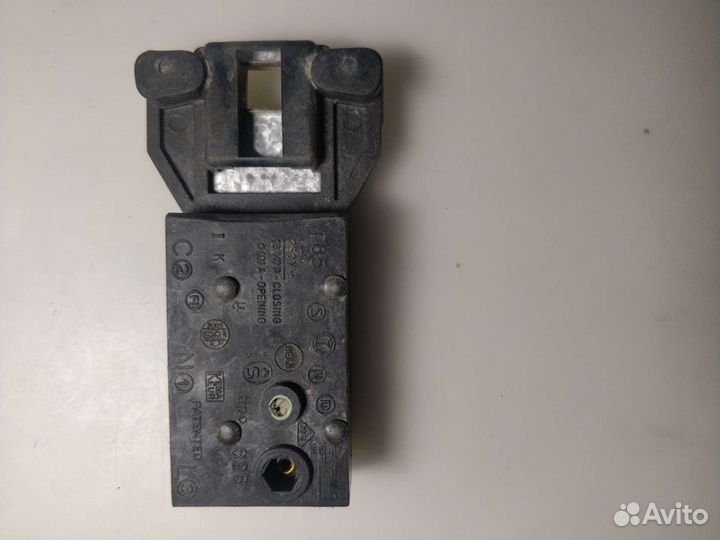 Устройство блокировки люка Indesit Ariston