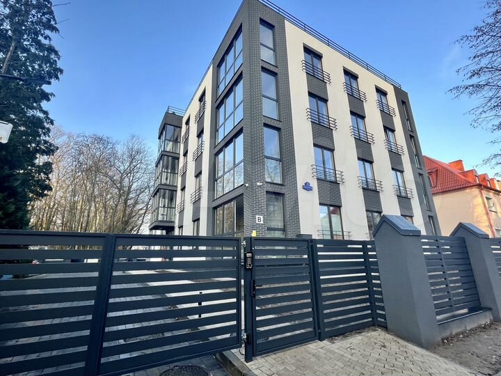 3-к. квартира, 130,1 м², 2/4 эт.