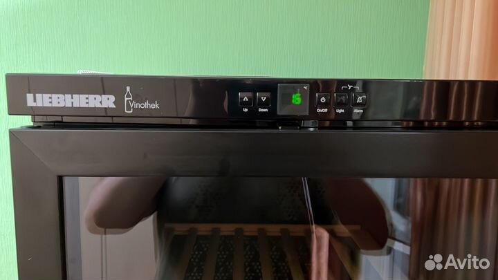 Холодильник liebherr vinothek WKb 4212